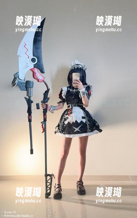 在美足的诗意中沉醉：KuukoW的图片写真探索