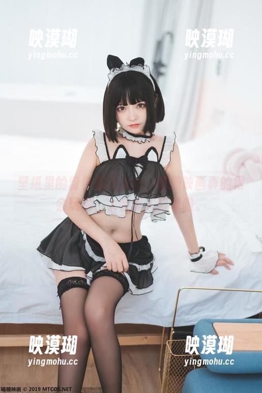 壁纸里的粉色猫儿女仆，喵糖映画真的很会玩哟，太会抓人眼球啦。