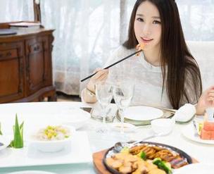MiStar魅妍社 – Miki兔的粉色写真精选：这色调太可爱，以后想做她的邻居