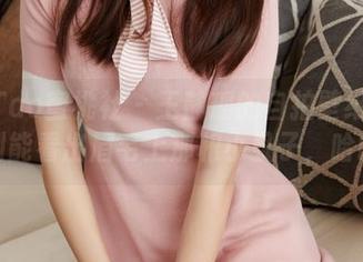 MiiTao蜜桃社 – 王静瑶的自拍壁纸：高清到能看出眉毛上那根小虱子，哈哈！