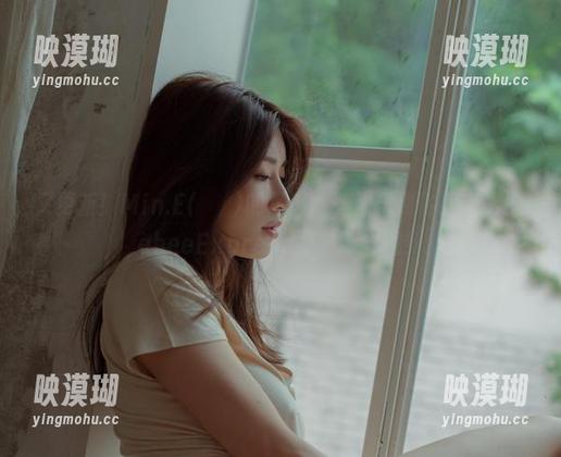 又更新！Min.E(민이)的写真集让你乐到飞起来，LeeheeExpress绝对不含糊！