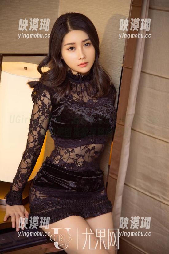 UGirls尤果网 - 潜水与浮沉：毛COCO泳池的美图资源探秘进行时