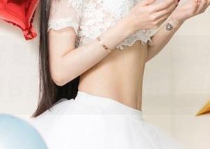 UGirls尤果网 – 王语纯专属私拍：裸足在图包里，也能让你红了眼！