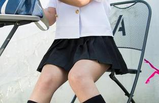 UGirls尤果网 – 艾霓莎的私拍日常：那些悄悄流露的瞬间，让我想多看几遍。