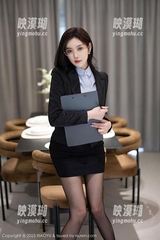 XIAOYU语画界 - 在乔漫妮mina的世界里，豹纹与高清套图同框