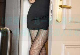 XIAOYU语画界 – 这一套徐莉芝Booty的礼服原图：瞬间觉得自己的人生好苍白…