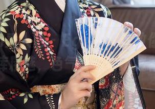 Xiuren秀人网 – Egg尤妮丝教你如何镂空：图库精选，色气一点也不藏着掖着！