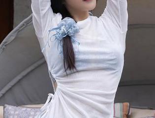 Xiuren秀人网 – 谁说比基尼只能在泳池？UU阿文的写真原图告诉你不一样的风景！