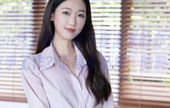 Xiuren秀人网 – 在千夜未来的办公室，谁还在乎工作？下载作品集，脑洞大开！