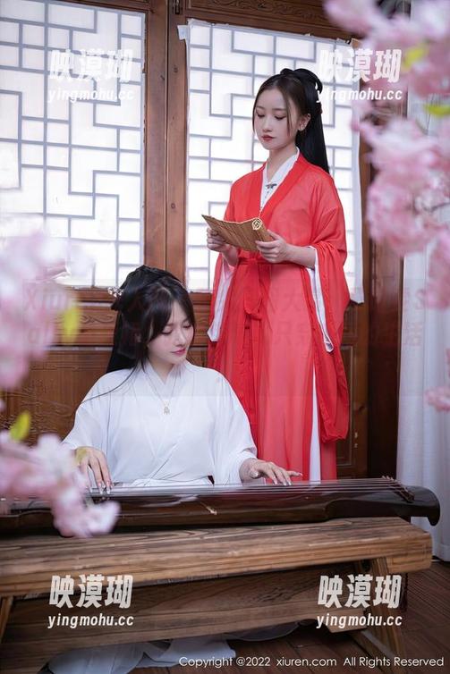 Xiuren秀人网 - 顶尖美图大赏：夏诗雯Sally的短裙，我也想试试只穿短裙的生活！