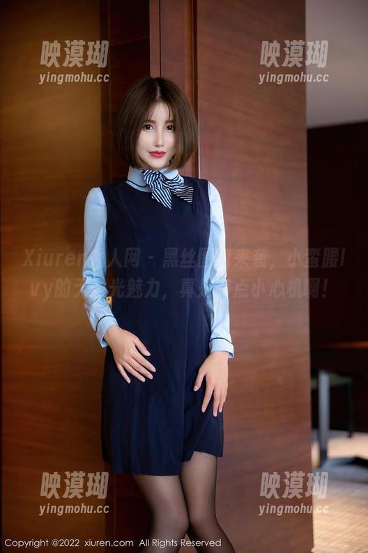 Xiuren秀人网-小蛮腰lvy Xiuren秀人网 - 黑丝图包来袭,小蛮腰lvy的无圣光魅力,真是有点小心机啊!