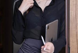 Xiuren秀人网 – 是小逗逗的旗袍幻想：套图背后的柔软故事