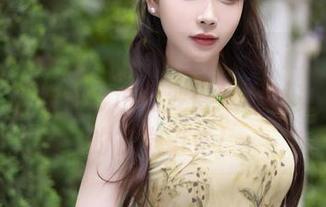 Xiuren秀人网 – 看绮里嘉Carina姐姐的照片，感觉自己也能变得好看，真是美妙的视觉错觉！
