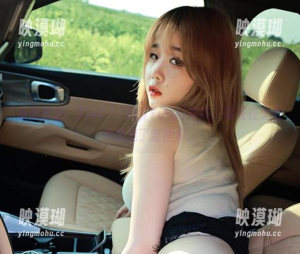私拍时刻：Zia(지아)的[YO-U]年终，像是在无意中撞见了新世界。