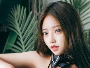 eloise软软的河边JK，天然呆的魅力，原图直戳心，快去下载！