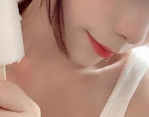 你见过usejan蓝蓝的奶味软糖写真吗？这是甜蜜的艺术！