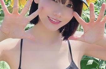 在校园的角落，けん研的私拍套图给你一丝微风的感觉