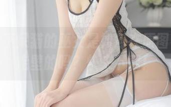 想知道不呆猫的巫女是如何在原图中飞檐走壁的吗？快来下载！