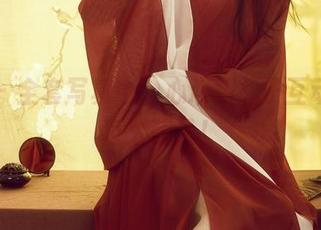 丽柜 – 全套写真中，心心和兔子互动，简直太萌了！