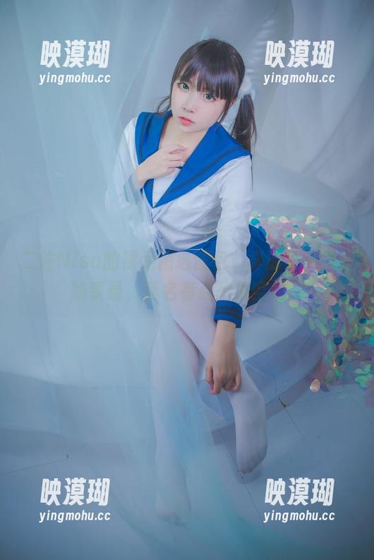 二佐Nisa的裸足精选图包，真的是一种美的享受，莫名有点想象空间。