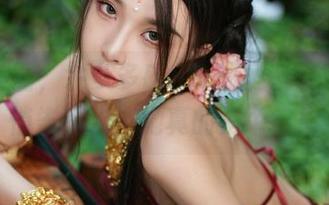 私拍美图，余多多Dudu的圣诞特辑，悄悄告诉你：她真的是个宝！