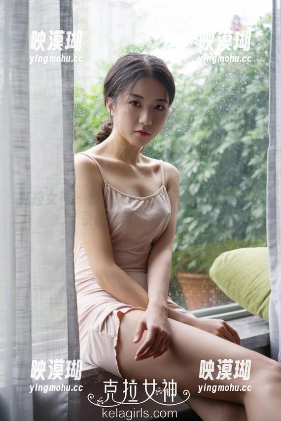 克拉女神 - 倩倩的裸足印记：高清图片记录倩倩与阳光的邂逅