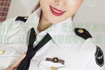 克拉女神 – 苏棠在线！原图裸足拍得如此随性，让人想问她到底有多大胆？