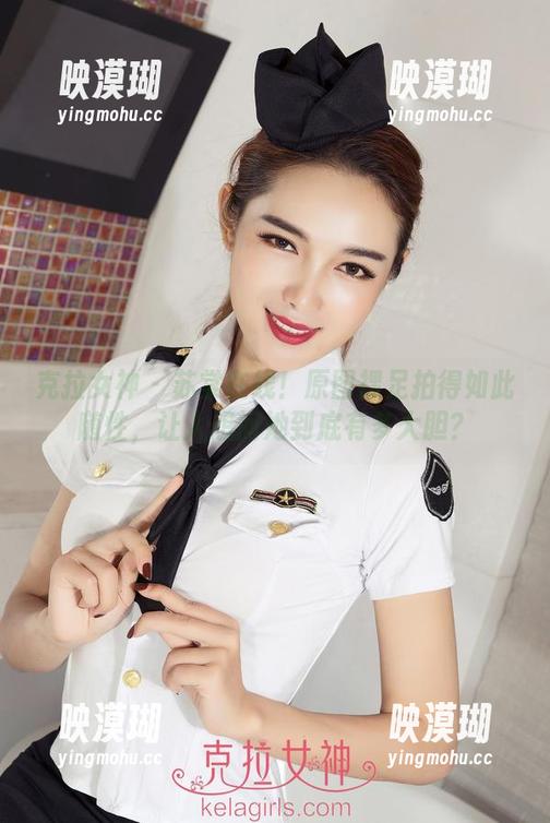 克拉女神 - 苏棠在线！原图裸足拍得如此随性，让人想问她到底有多大胆？