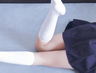 兔玩映画带来短裙和白丝的美图合集，透着一丝调皮的魅力！