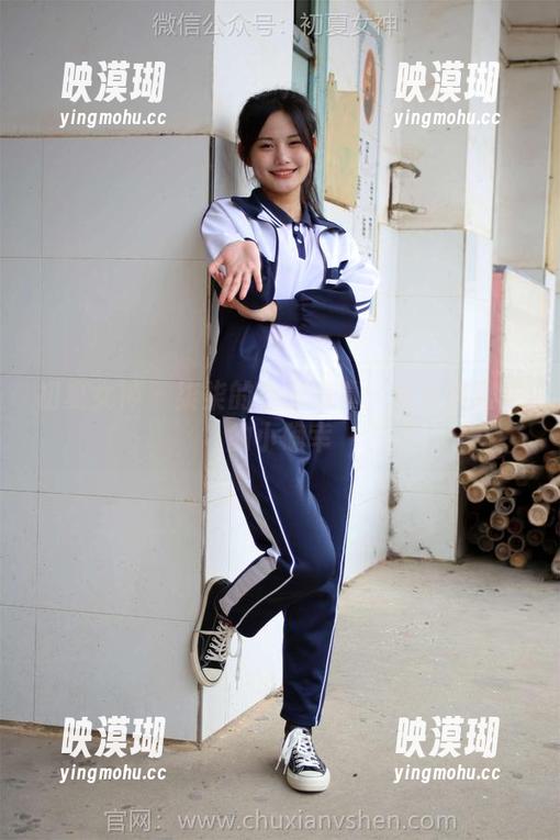 初夏女神 - 柒柒的全套写真：两只小蜜蜂的小确幸