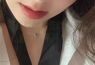 微密圈 – 奶雯的图集告诉你：墨绿内裤的魅力真不简单！