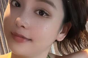 微密圈 – 奶雯的最新图册：小秀一下，忍不住想再看一遍。