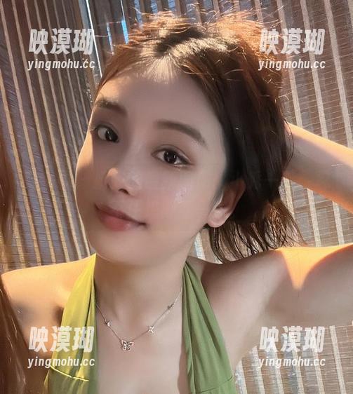 微密圈 - 奶雯的最新图册：小秀一下，忍不住想再看一遍。