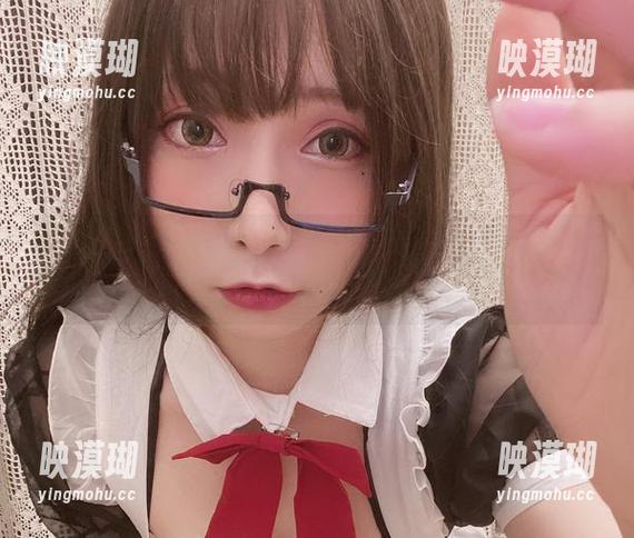 速来围观！小泉学姐吖办公室最新合集，真的是比午后的咖啡还提神。