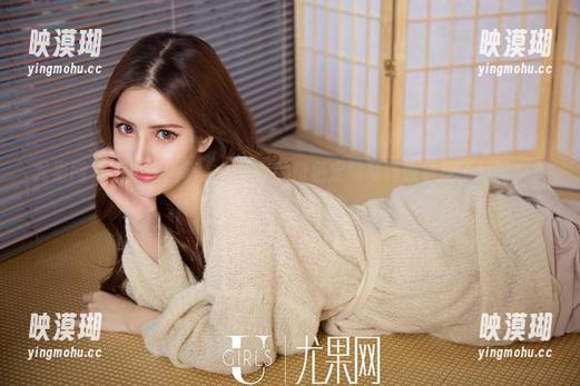 尤果网-李焱 尤果网 - 不止是铅笔盒,李焱的粉色定制写真也拿捏了我的少女心!真的假的?