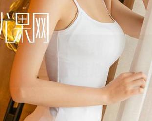 尤果网 – 原图中的王语纯，旗袍和她的气质简直天造地设！