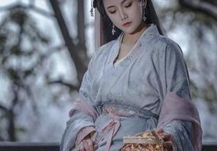 图集中每一张都透露着学姐的独特气质，巴鲁巴鲁BaRu真是太有魅力了？
