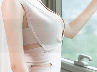 推女神 – 看看这免费的雪Baby连衣裙套图，真想让人多盯几眼！