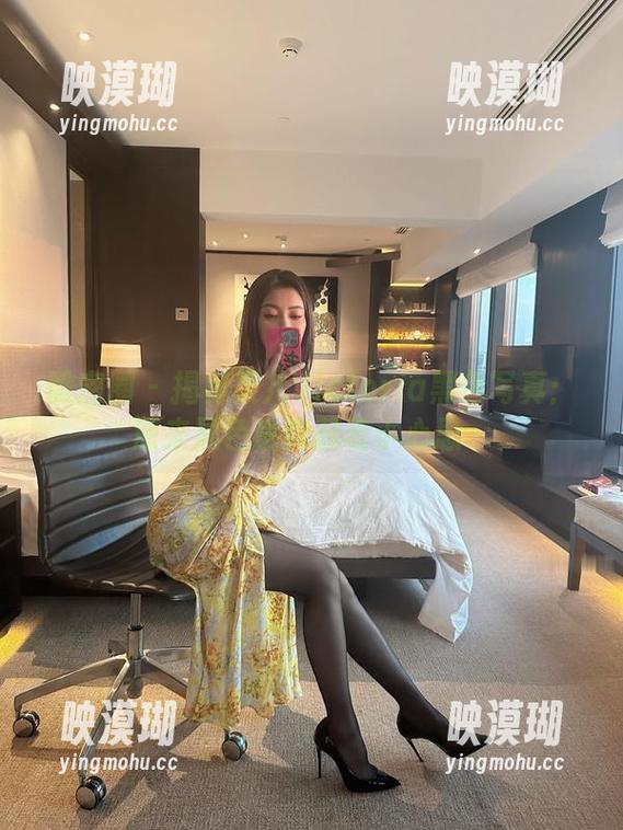 微密圈 - 揭秘果儿Victoria黑色写真：原来黑色也能藏着小心思～