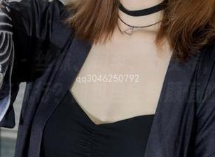 梦丝女神 – 丝袜、跑车、苏安希，谁说只要有车就行？图包里全靠颜值加分！