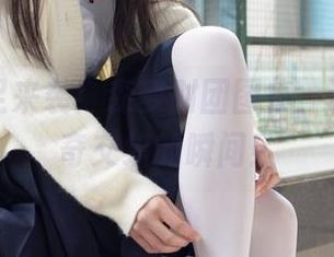 白丝裸足来袭！森萝财团图集，诱惑与好奇交织的瞬间！