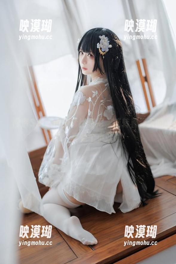樱落Selena全套比基尼，流转着春天的气息，真是个小妖精！