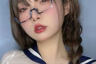 次屁啦学妹的套图：美丽到让我忍不住多看几眼！