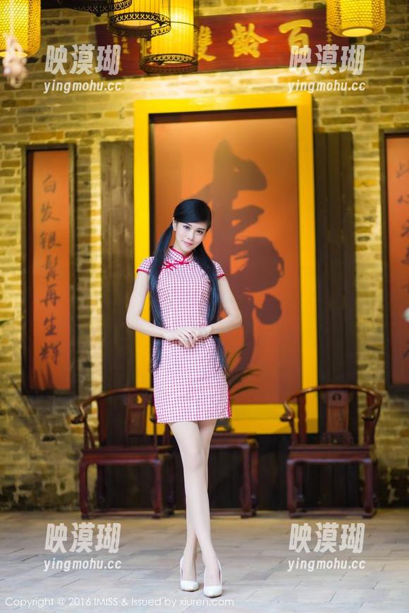 爱蜜社 - 雪儿Cier和她的婚纱，更新了一组图片，我的天，这光线像极了小仙女！