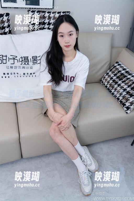 甜予摄影 - 看小语穿K制服写真，我脑海中反复播放的都是‘这谁顶得住啊？’