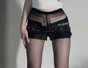 微密圈 – 图包揭秘：白龙猫女如何玩转红底极光