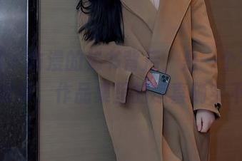秀人网 – 俞漫的秘书背后，是一个不为人知的故事，作品集里的惊喜确实不少！
