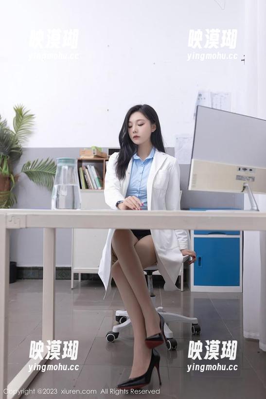 秀人网-白沫 秀人网 - 图集时间:白沫的连衣裙,让我忍不住想多看几眼!