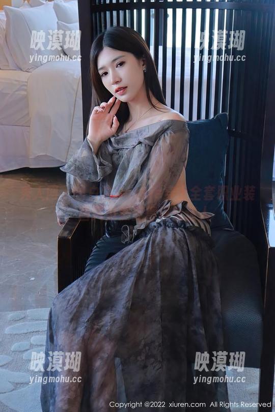 秀人网-白洁Bessie 秀人网 - 当白洁Bessie穿上全套职业装,画风竟然变得这么迷人