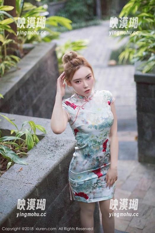 秀人网 - 下载芝芝Booty的图包，丝袜下的美腿与美臀让人面红耳赤！小心心脏哦！